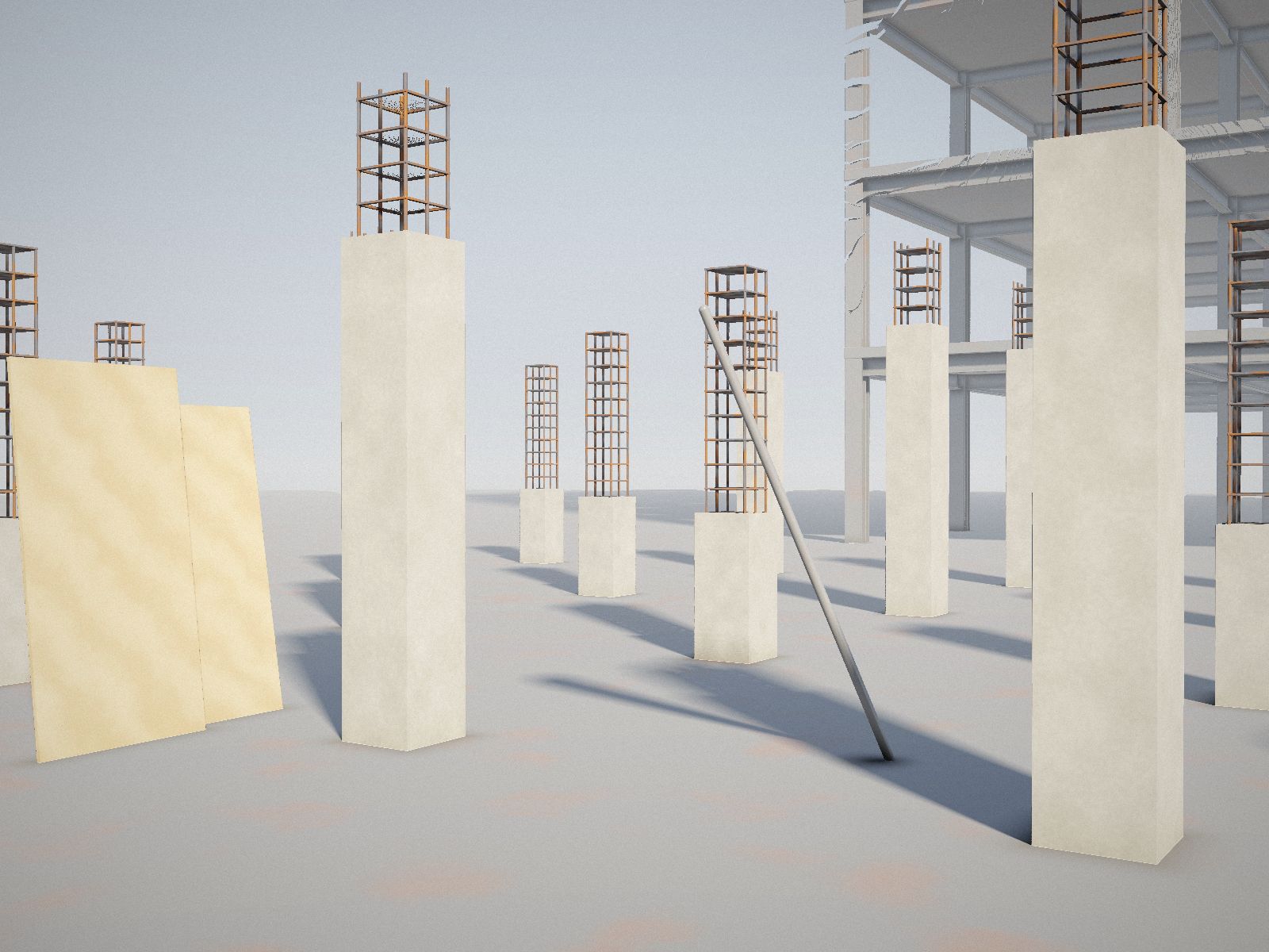 Columnas de concreto con arranques de cabilla en una obra en ejecución